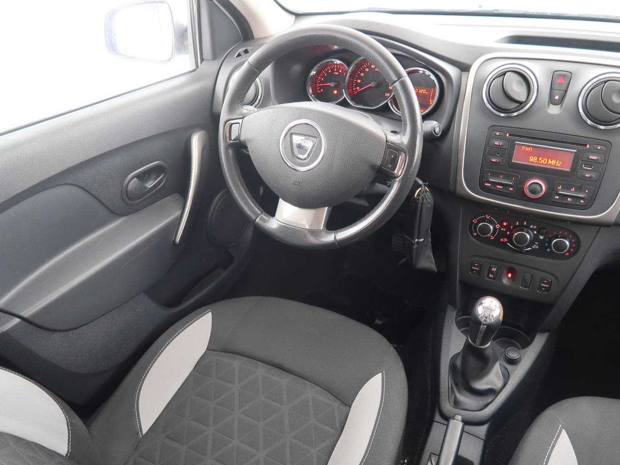 2016 Dacia SANDERO - 9