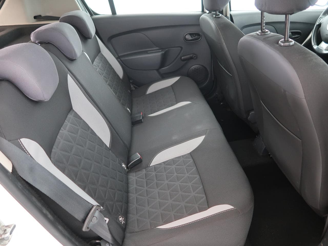 2016 Dacia SANDERO - 13