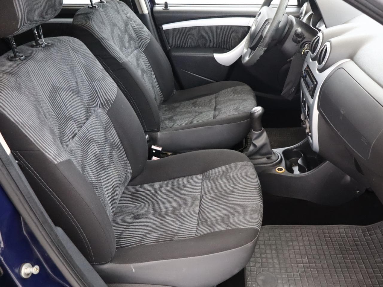 2010 Dacia SANDERO - 10