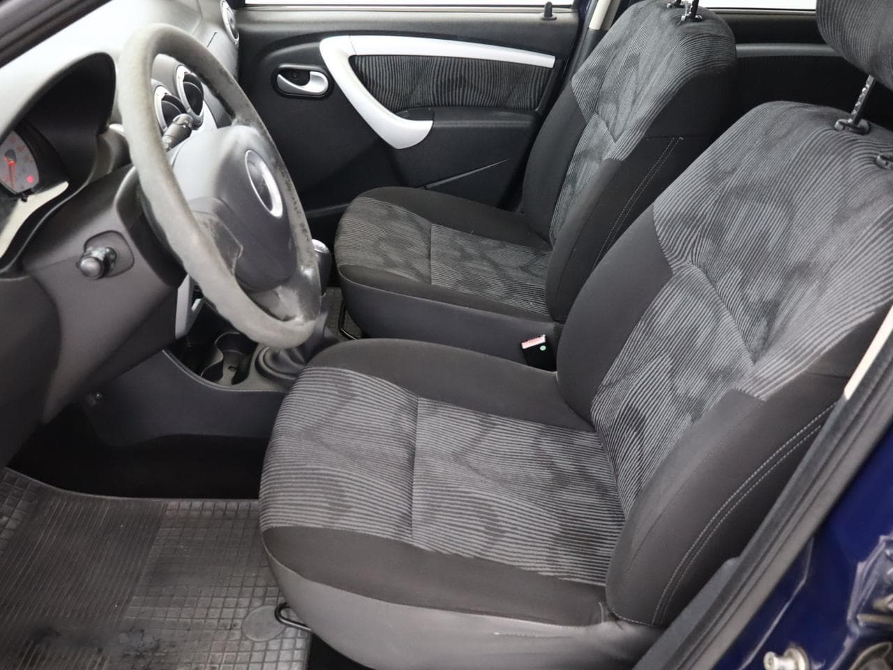 2010 Dacia SANDERO - 13