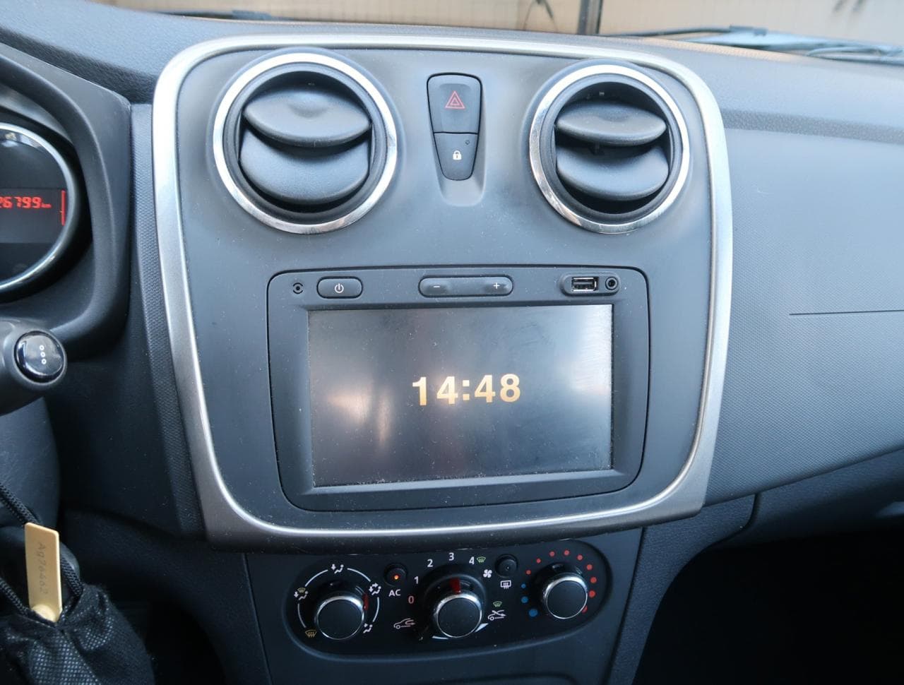 2013 Dacia SANDERO - 18