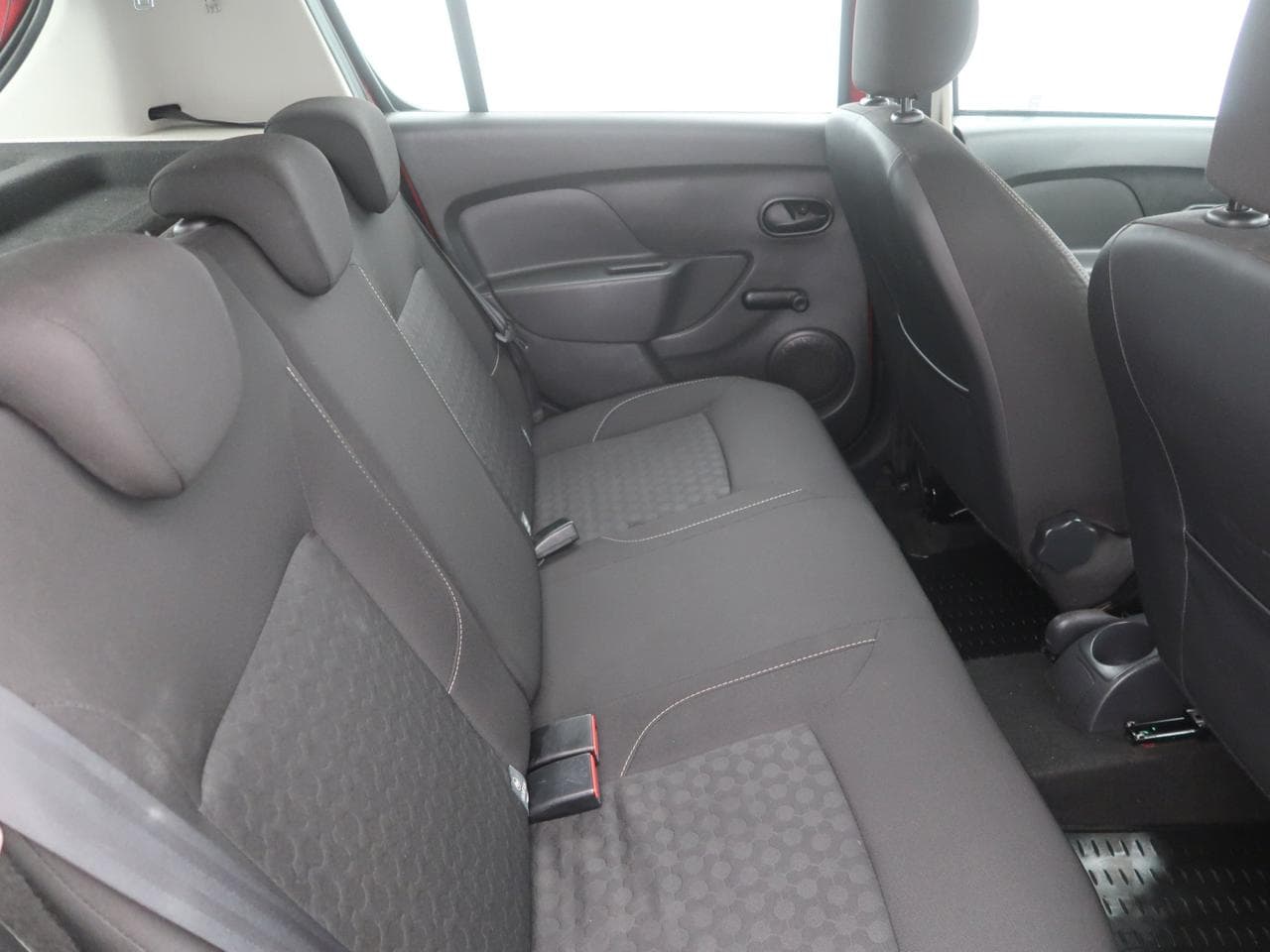 2015 Dacia SANDERO - 11