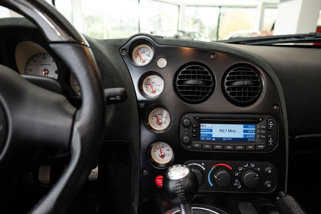 Dodge VIPER - 17