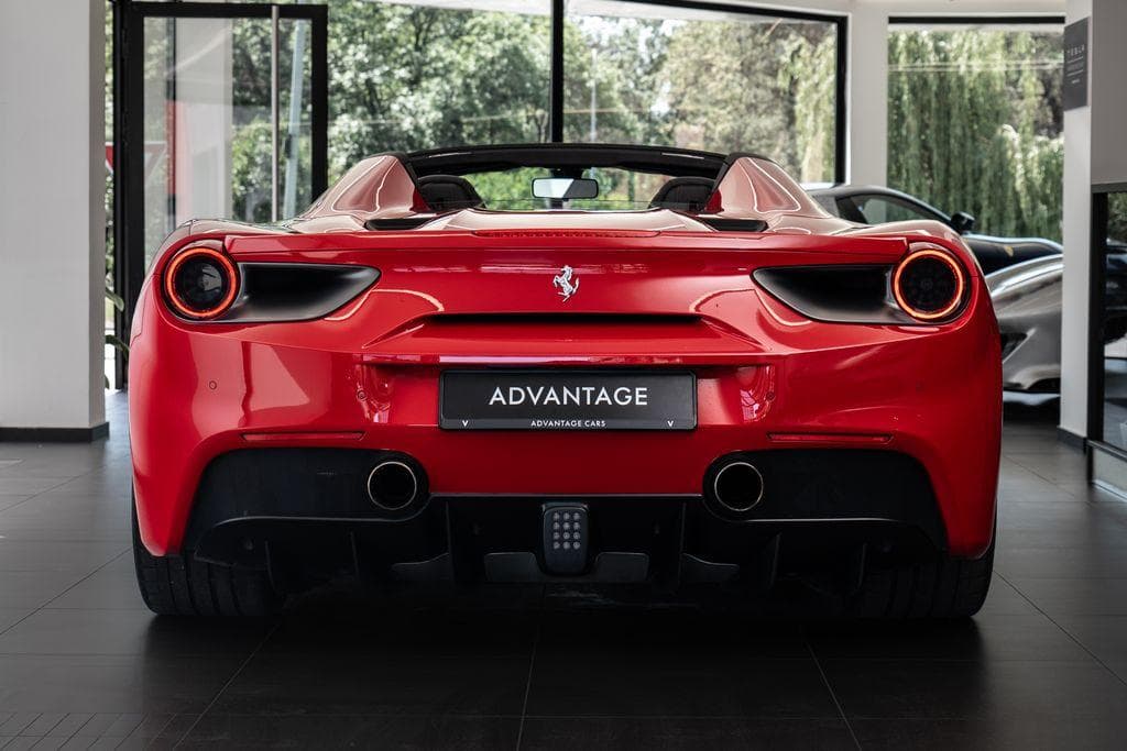 Ferrari 488 - 3