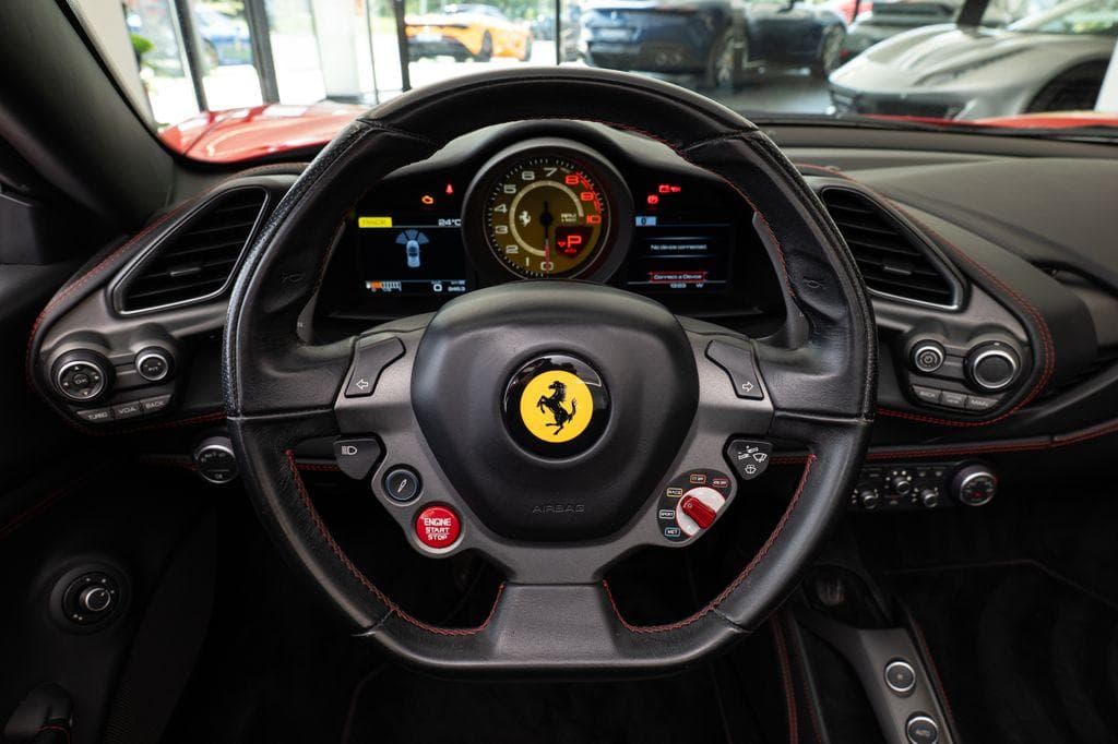 Ferrari 488 - 5