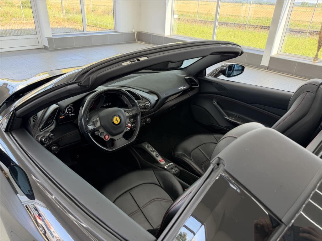 2019 Ferrari 488 - 11