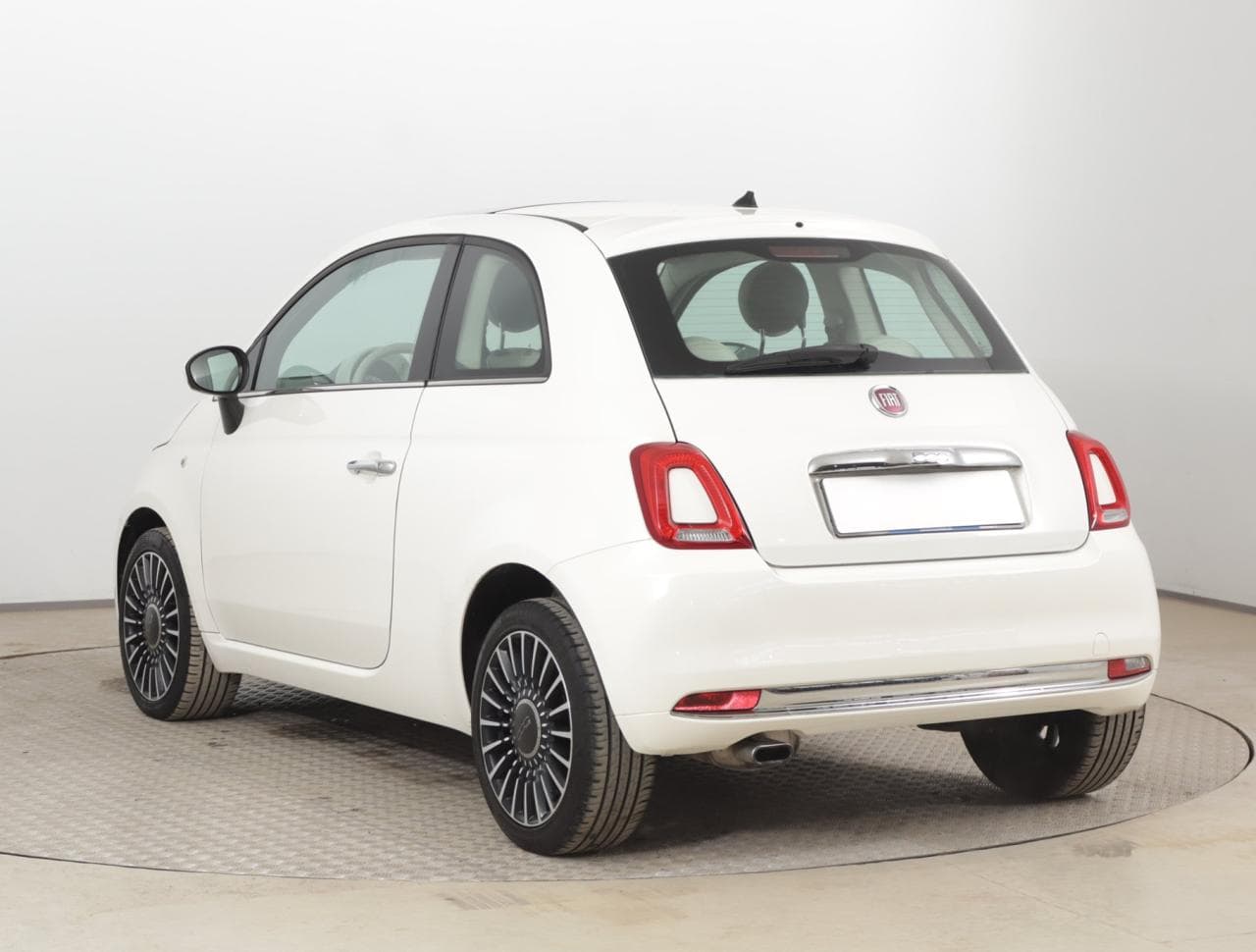 2017 Fiat 500 - 9
