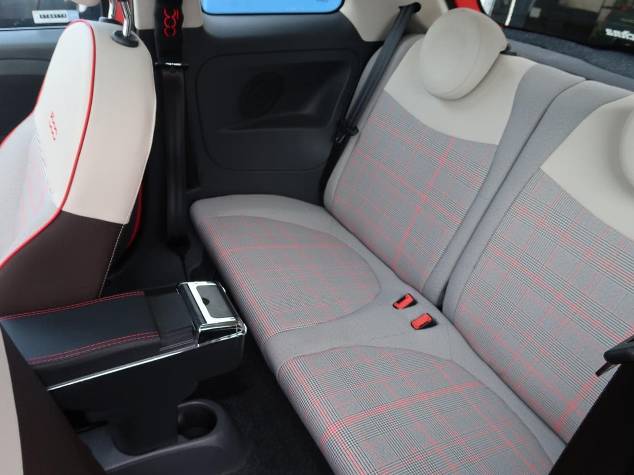 2017 Fiat 500 - 26