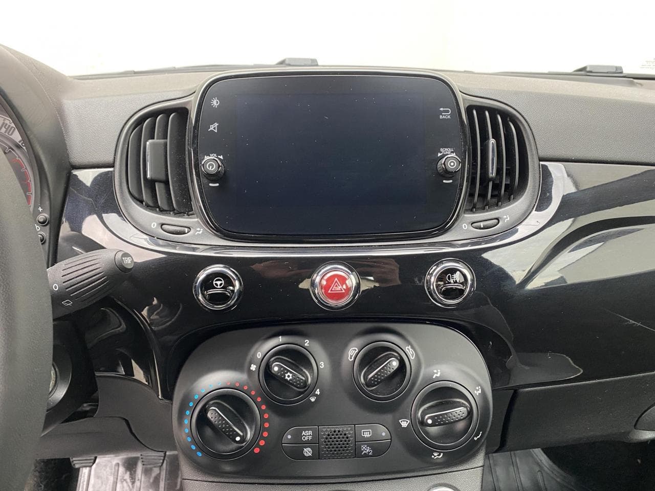 2019 Fiat 500 - 12