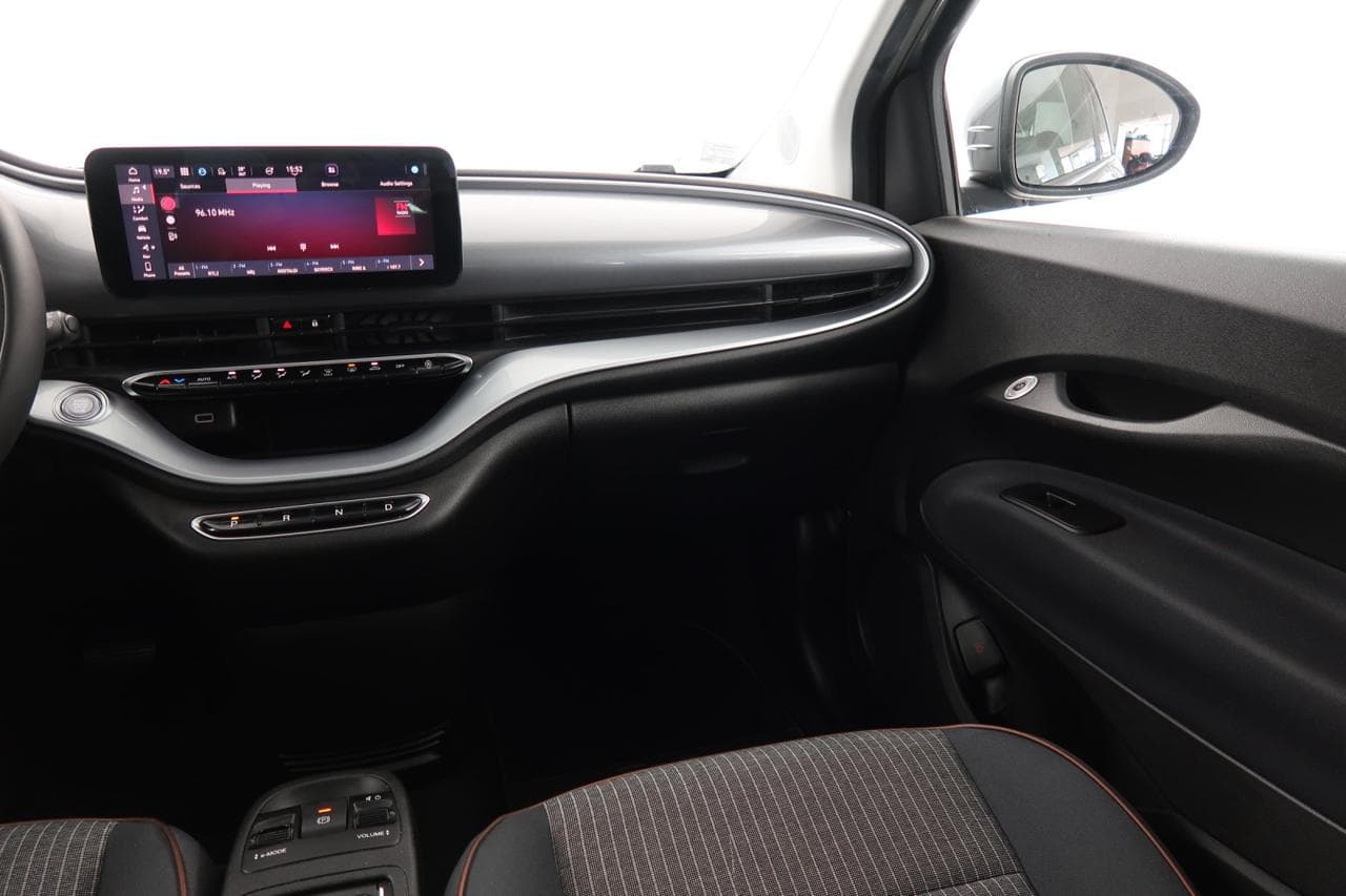 2021 Fiat 500e - 19