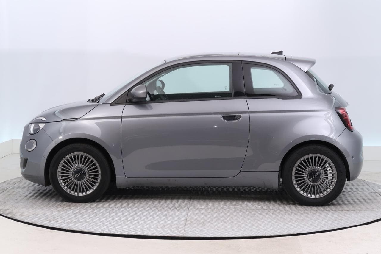 2021 Fiat 500e - 7