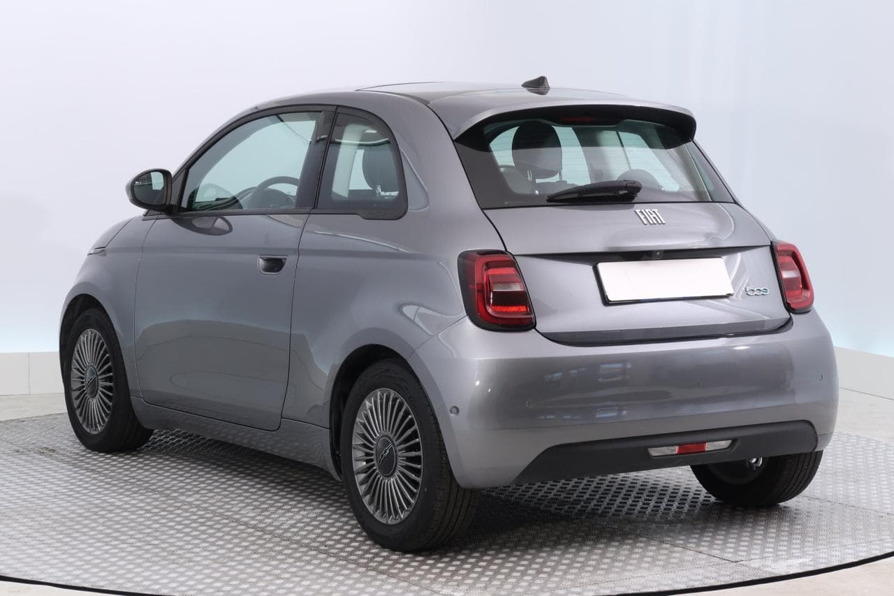 2021 Fiat 500e - 8