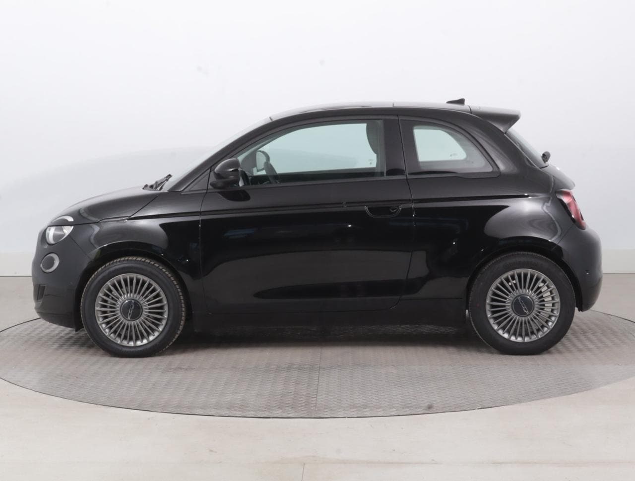2021 Fiat 500e - 4