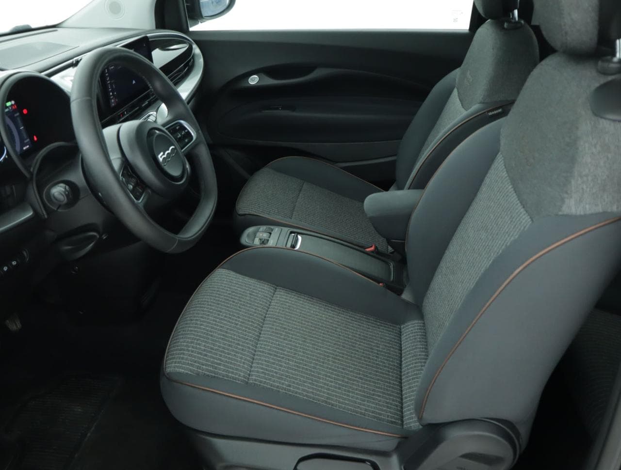 2021 Fiat 500e - 31
