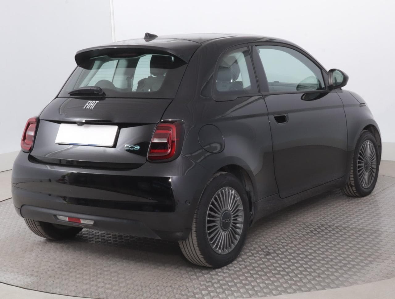 2021 Fiat 500e - 10