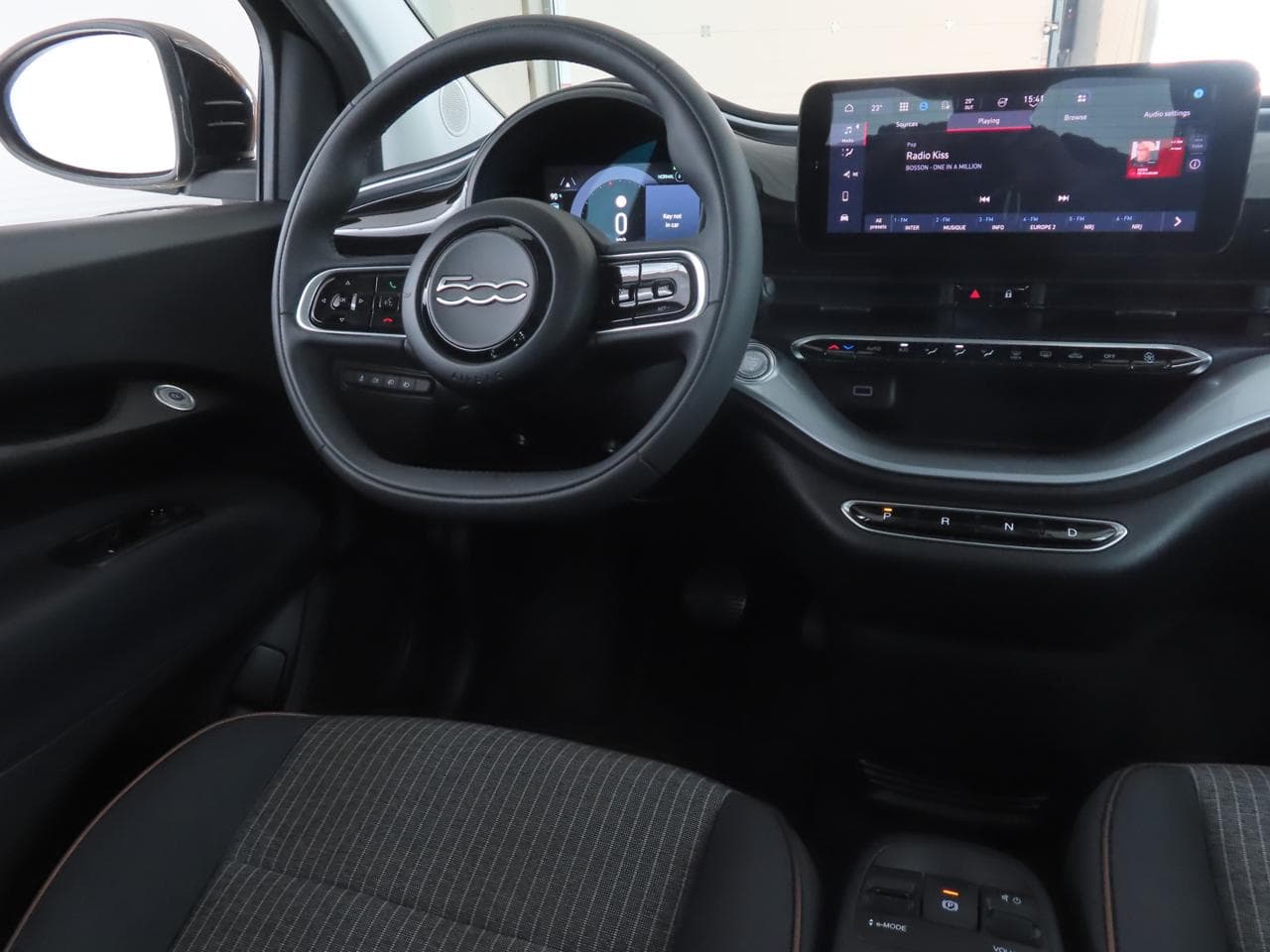 2022 Fiat 500e - 9
