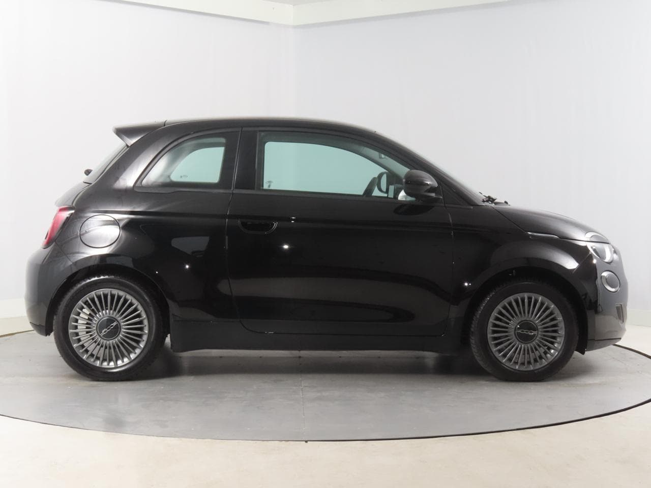 2022 Fiat 500e - 8