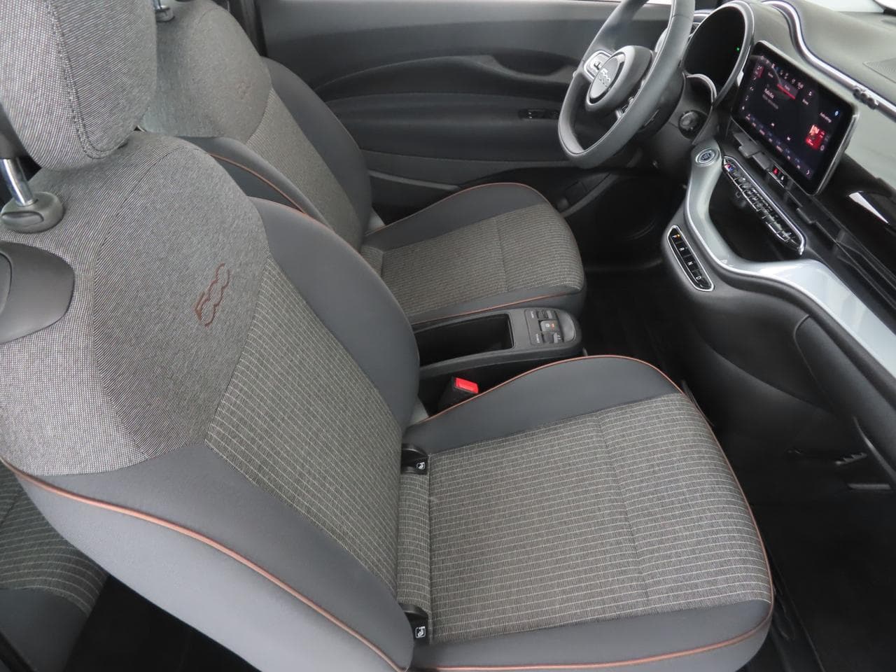 2022 Fiat 500e - 12