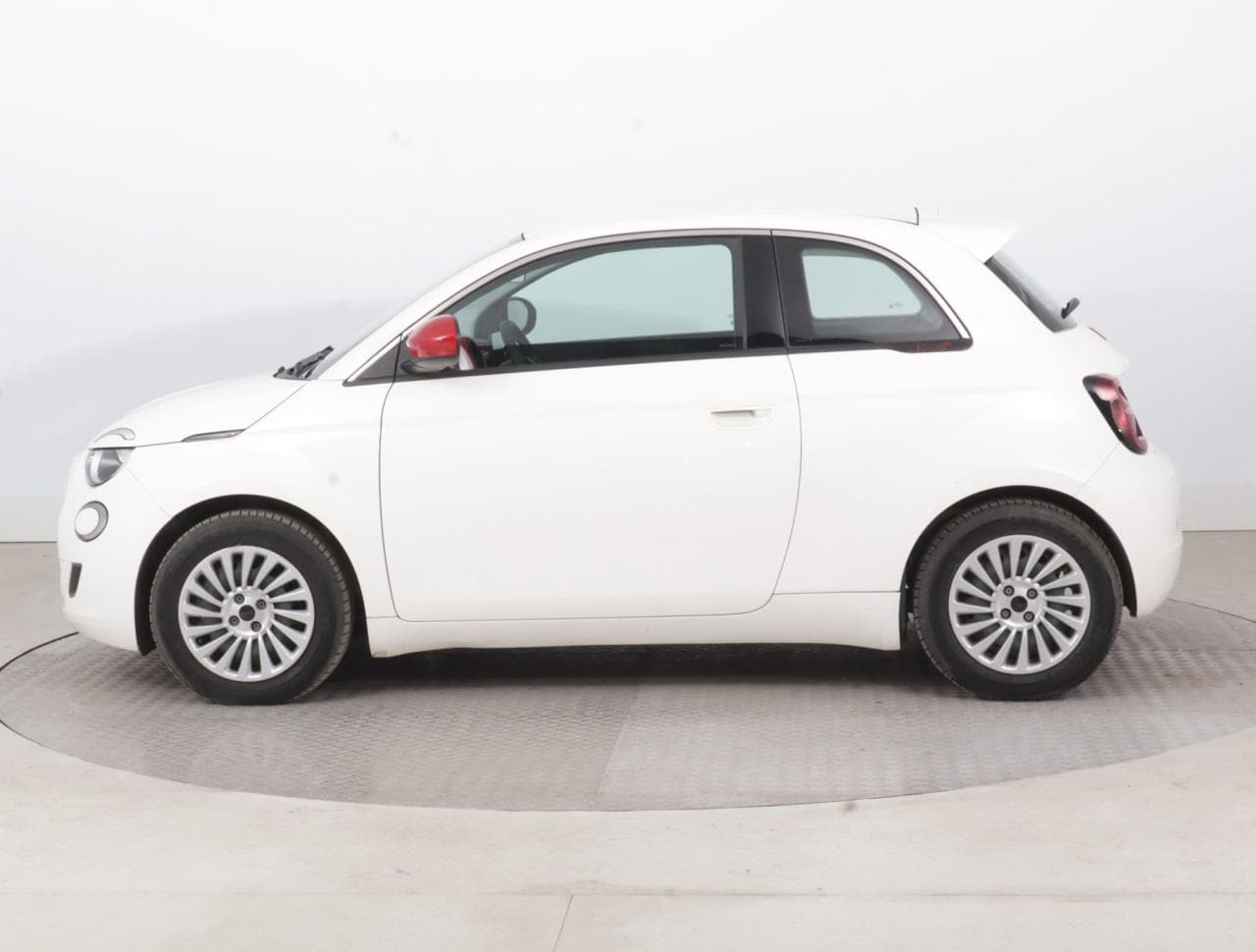 2023 Fiat 500e - 9