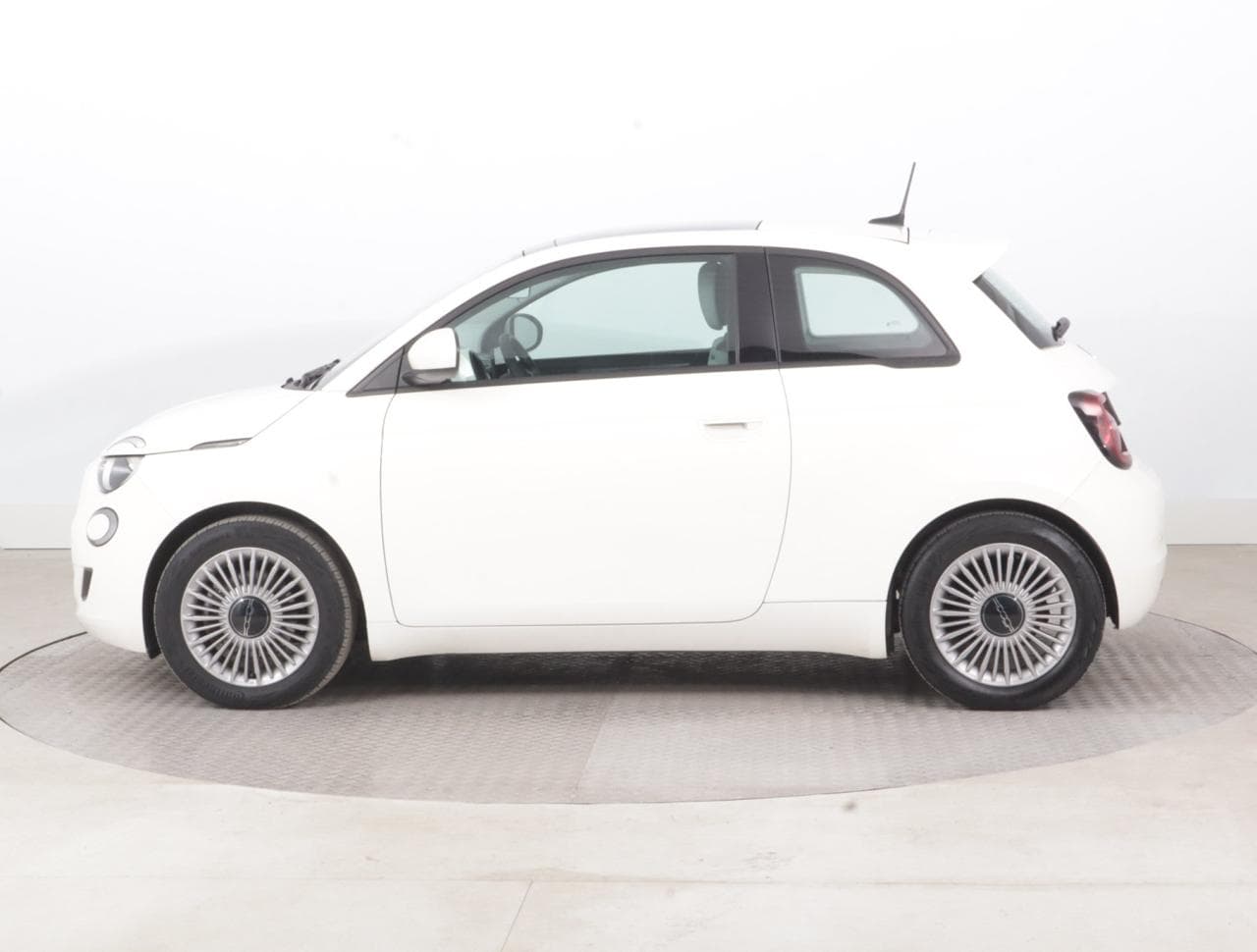 2021 Fiat 500e - 4