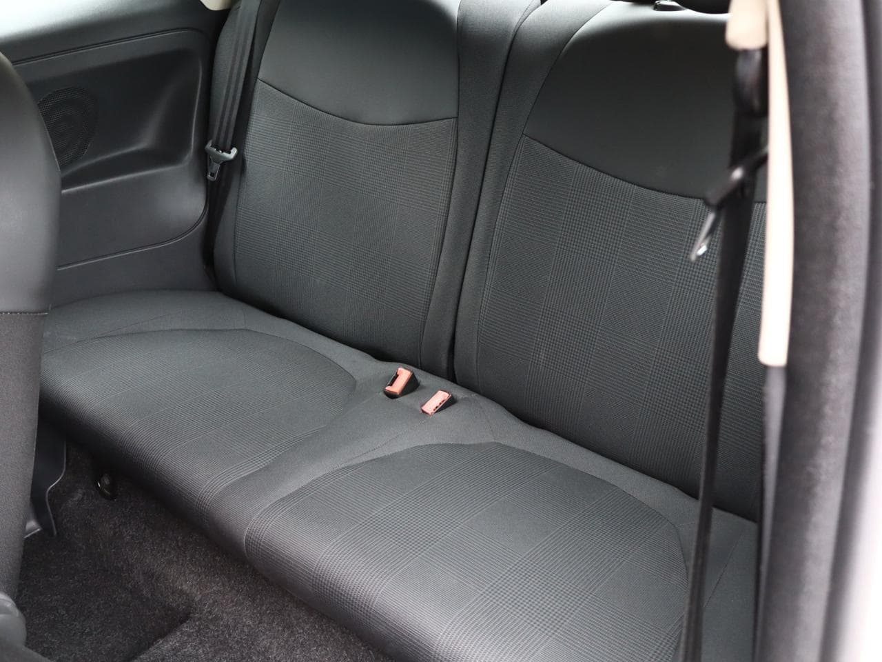 2015 Fiat 500 - 13