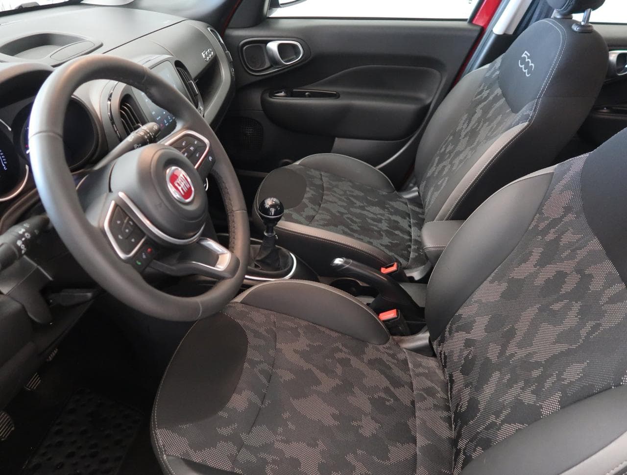 2021 Fiat 500L - 28