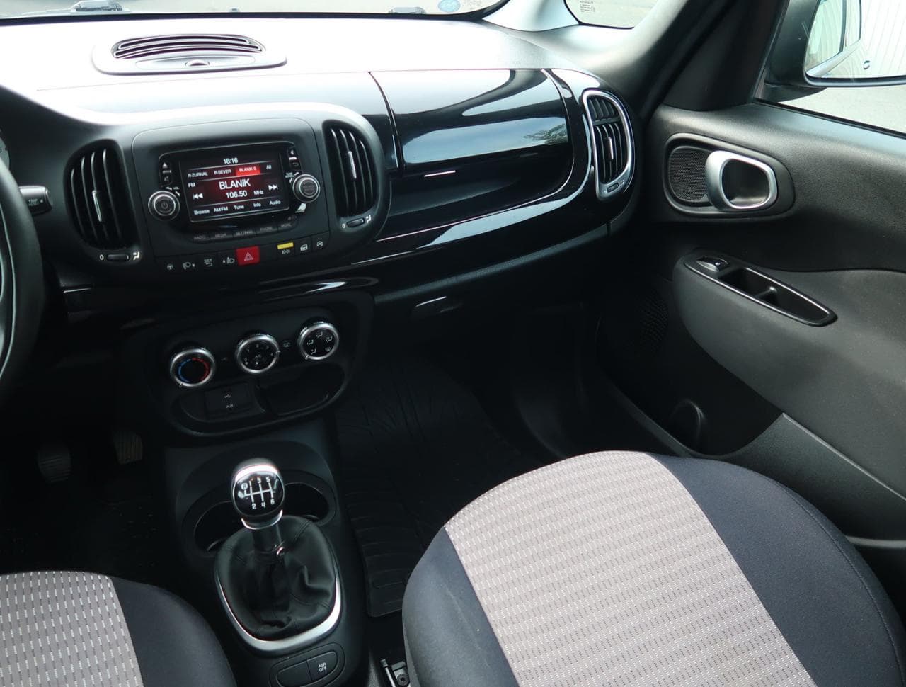 2015 Fiat 500L - 19