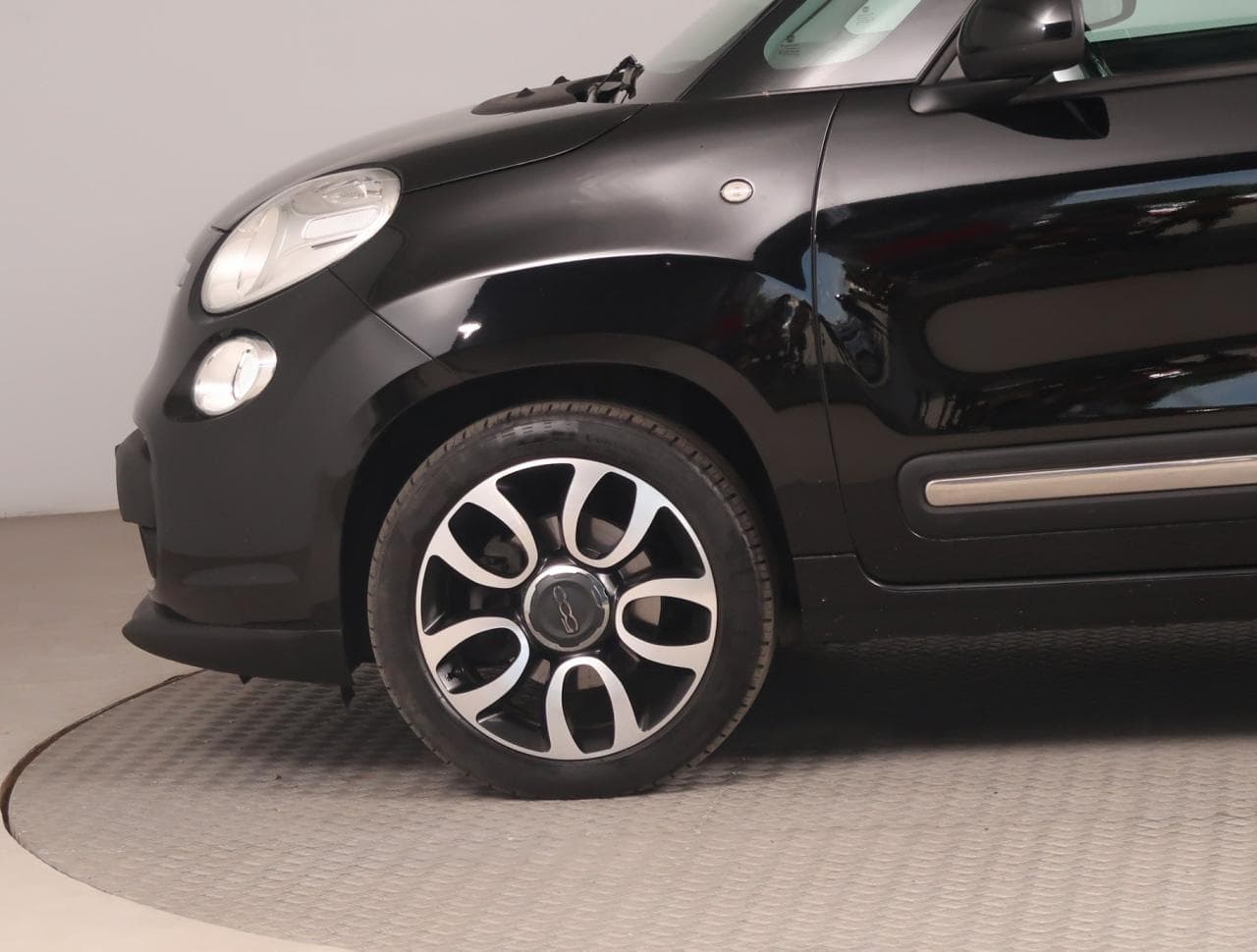 2015 Fiat 500L - 36