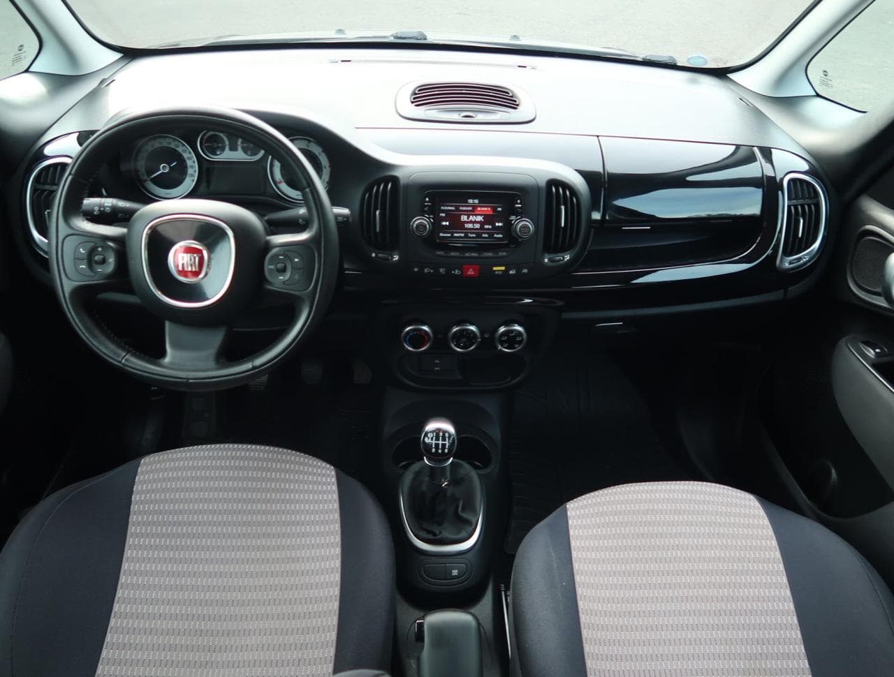 2015 Fiat 500L - 17