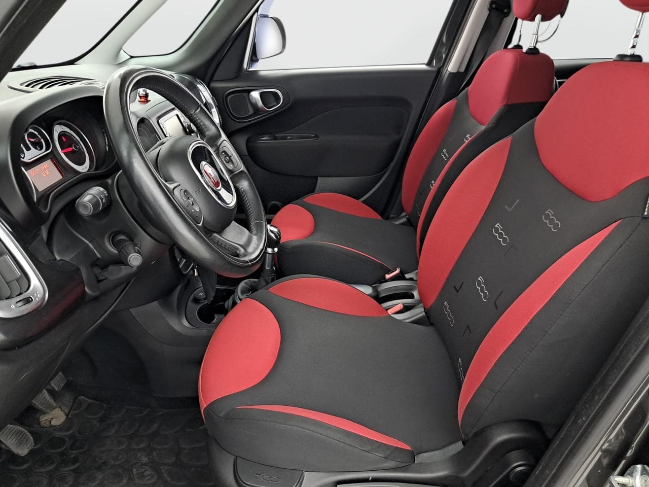 2013 Fiat 500L - 16