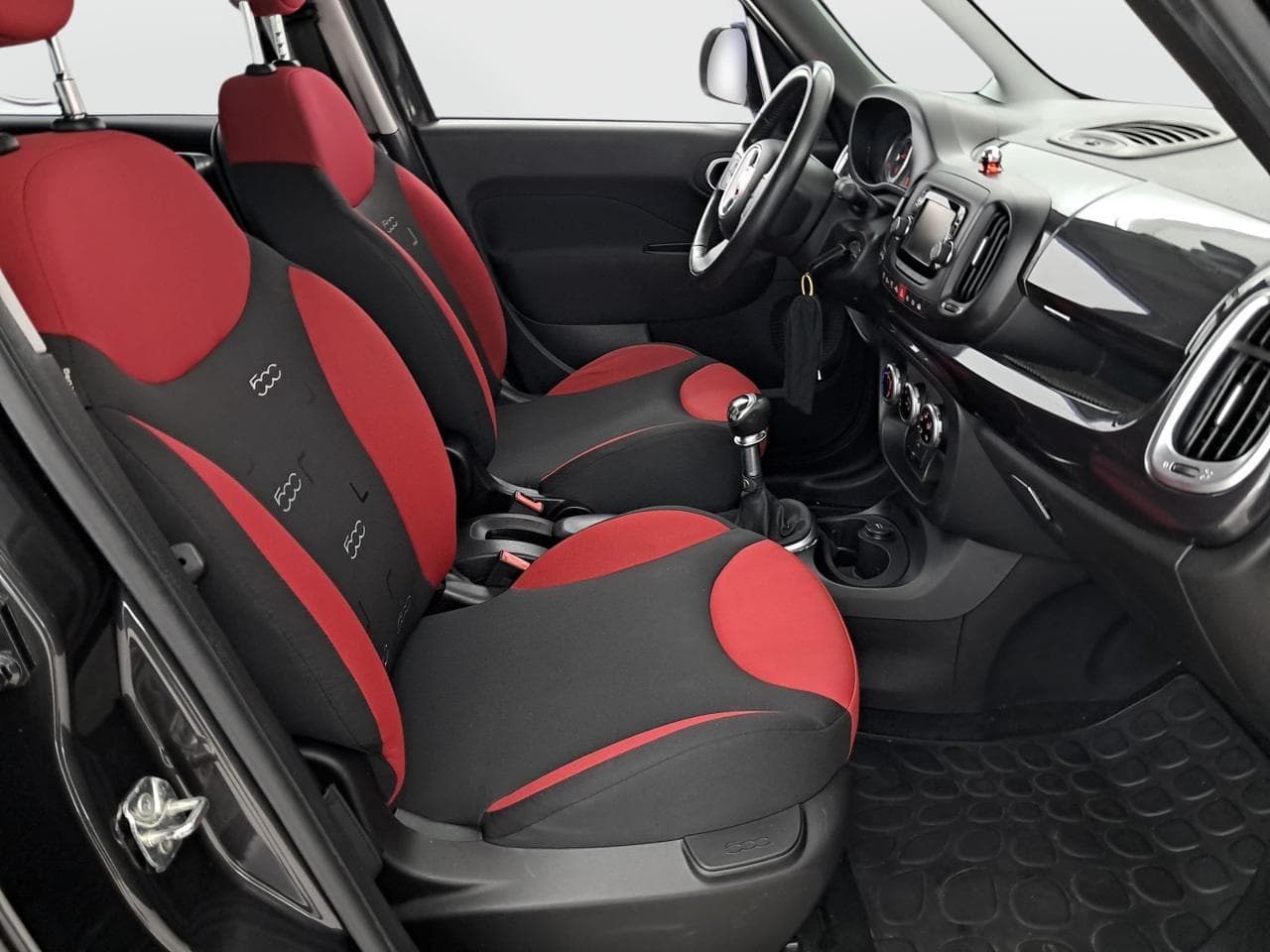 2013 Fiat 500L - 12