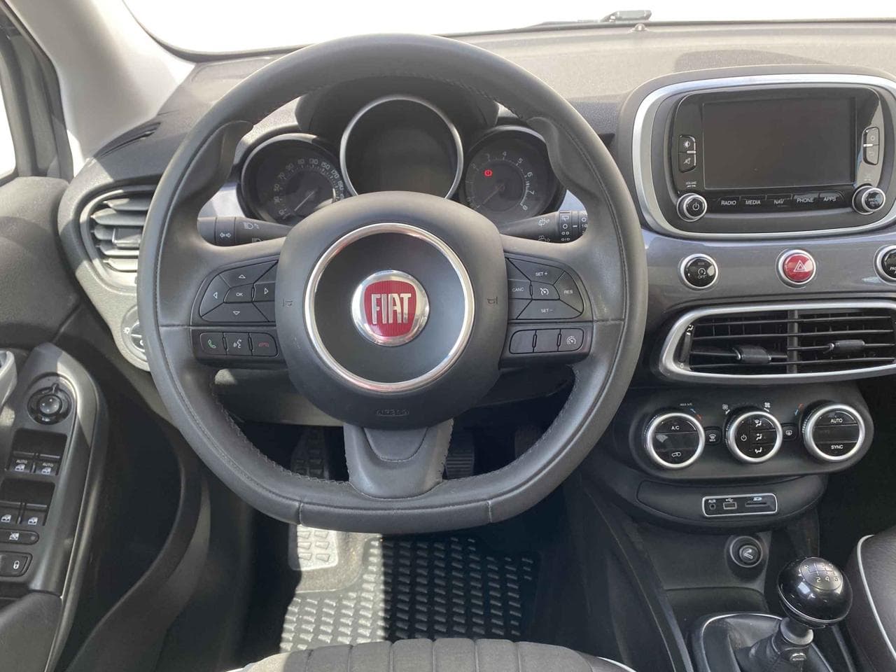 2016 Fiat 500X - 11
