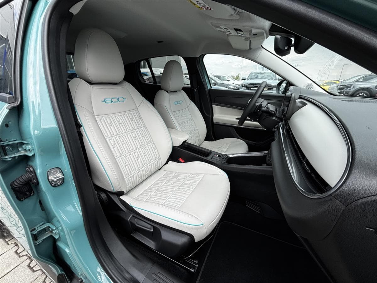 2025 Fiat 600 - 24