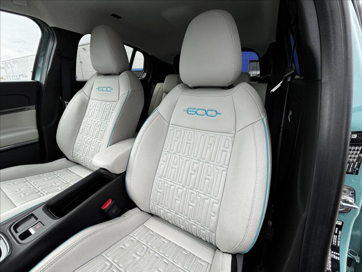 2025 Fiat 600 - 30