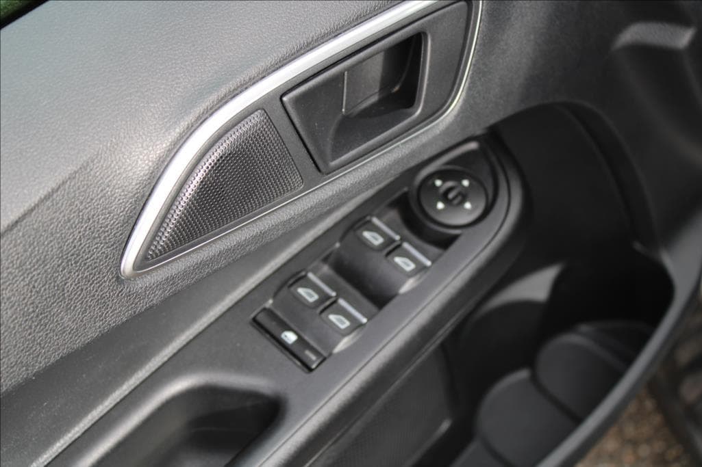 2015 Ford B-Max - 13