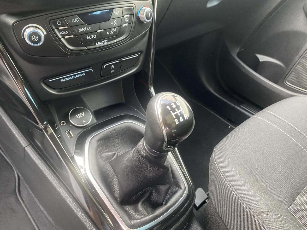 2017 Ford B-MAX - 26