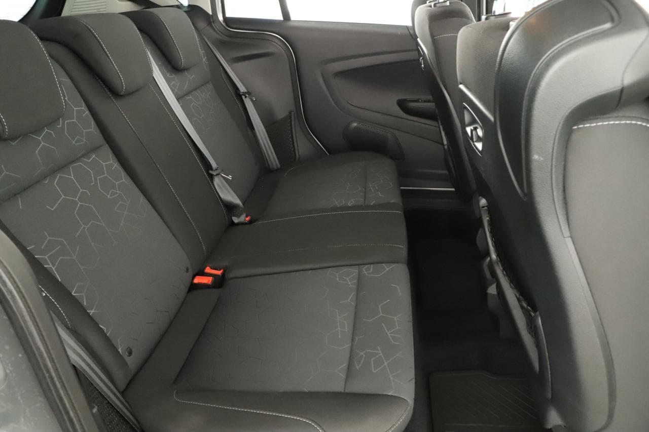 2015 Ford B-MAX - 11