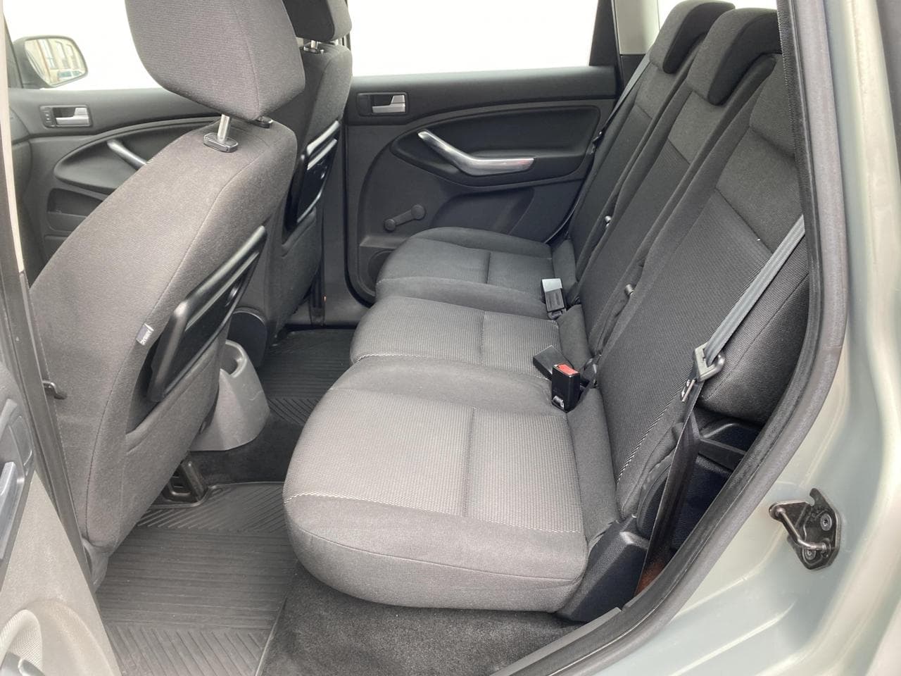 2010 Ford C-MAX - 17