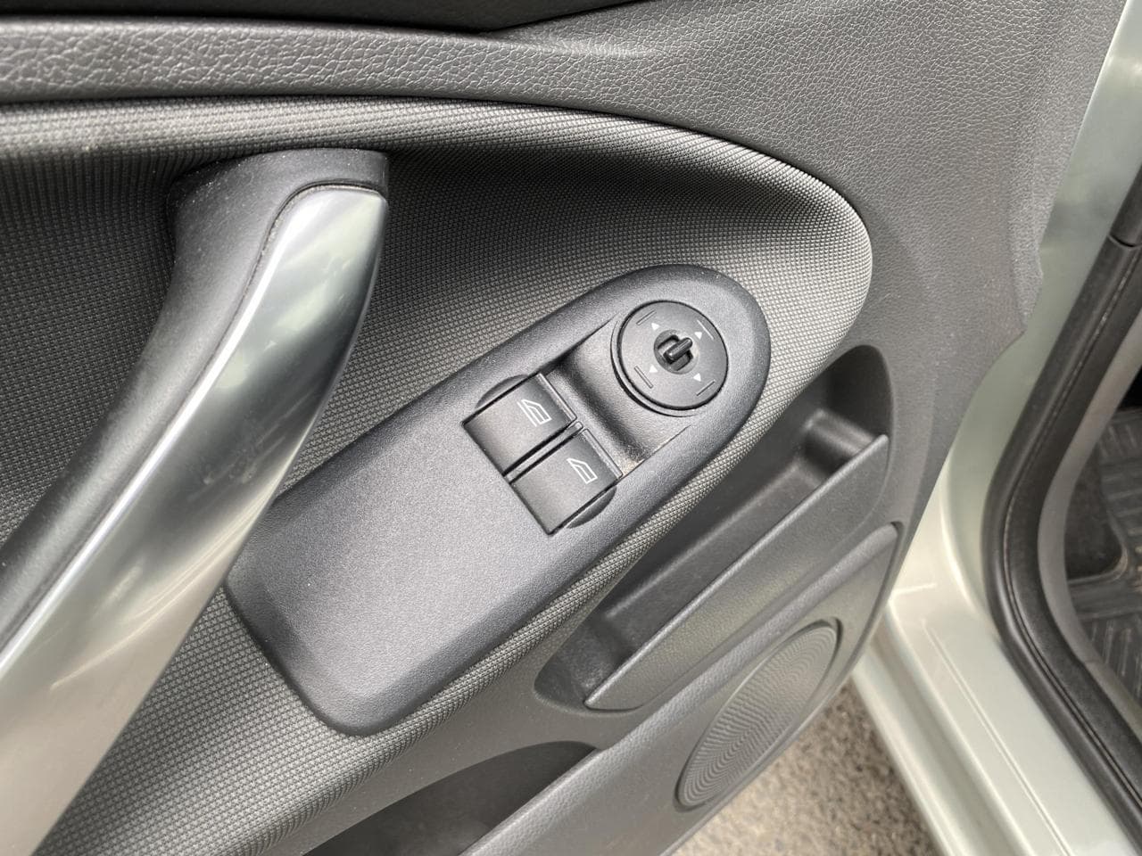 2010 Ford C-MAX - 22