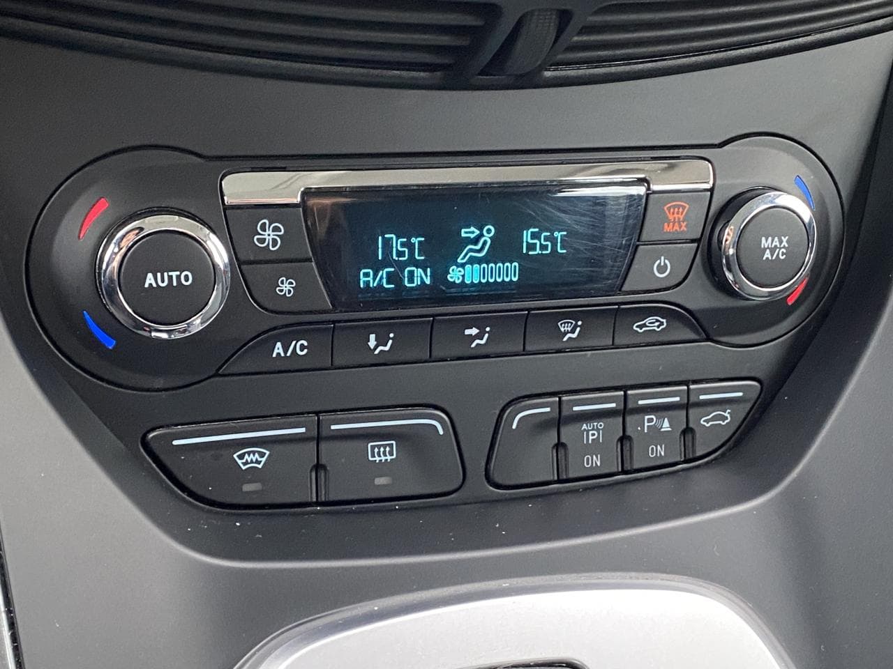 2013 Ford C-MAX - 16