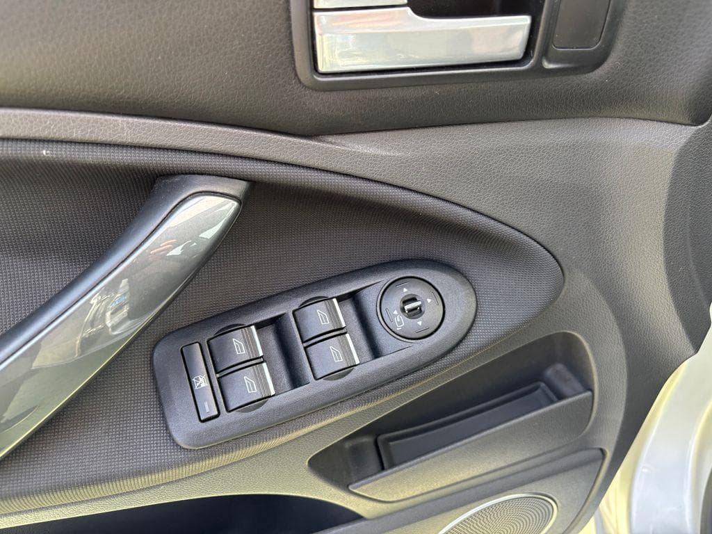 2010 Ford C-Max - 14