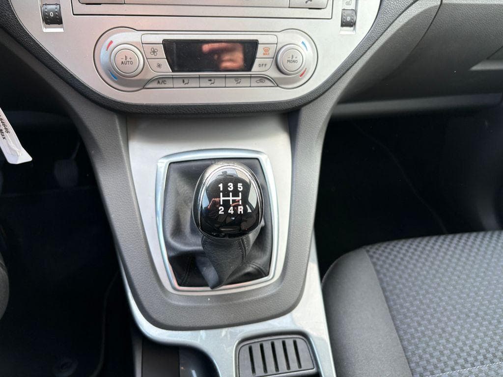 2010 Ford C-Max - 11