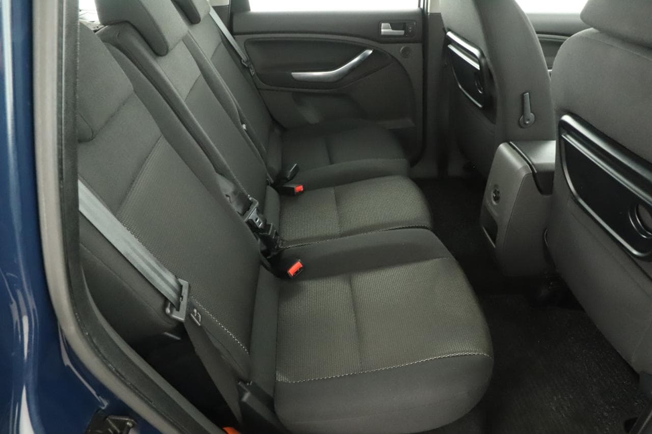 2010 Ford C-Max - 11
