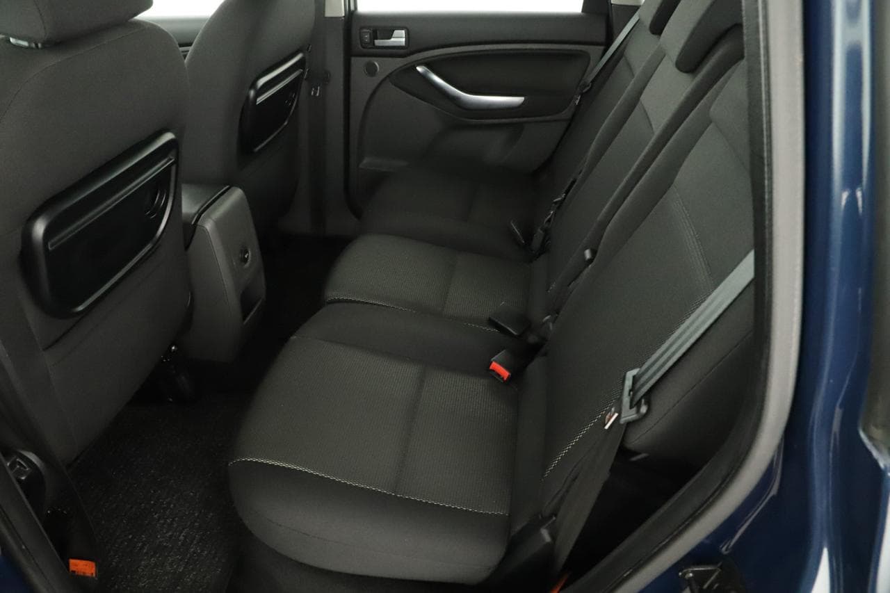 2010 Ford C-Max - 12