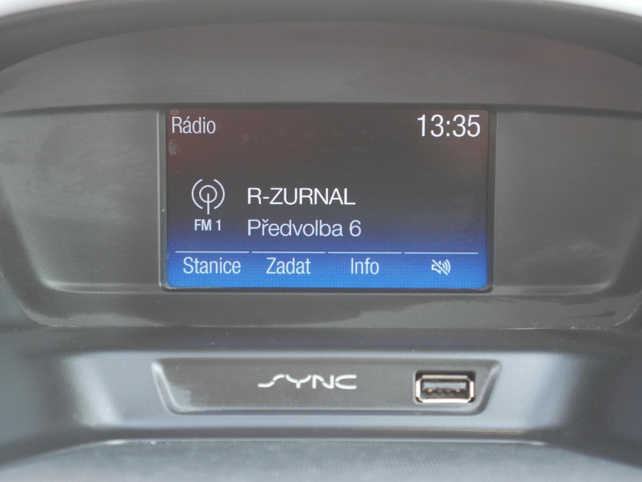 2017 Ford C-Max - 12