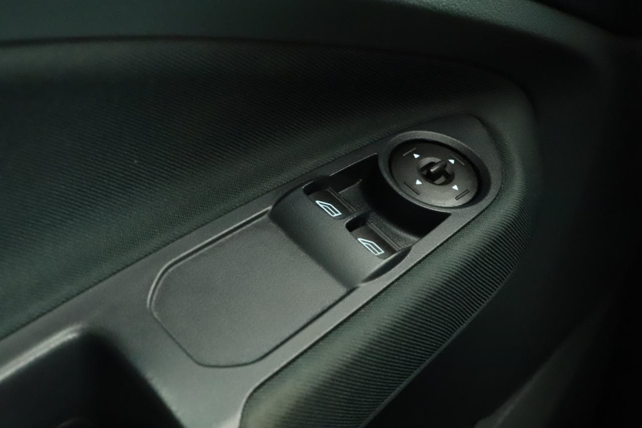 2011 Ford C-Max - 19