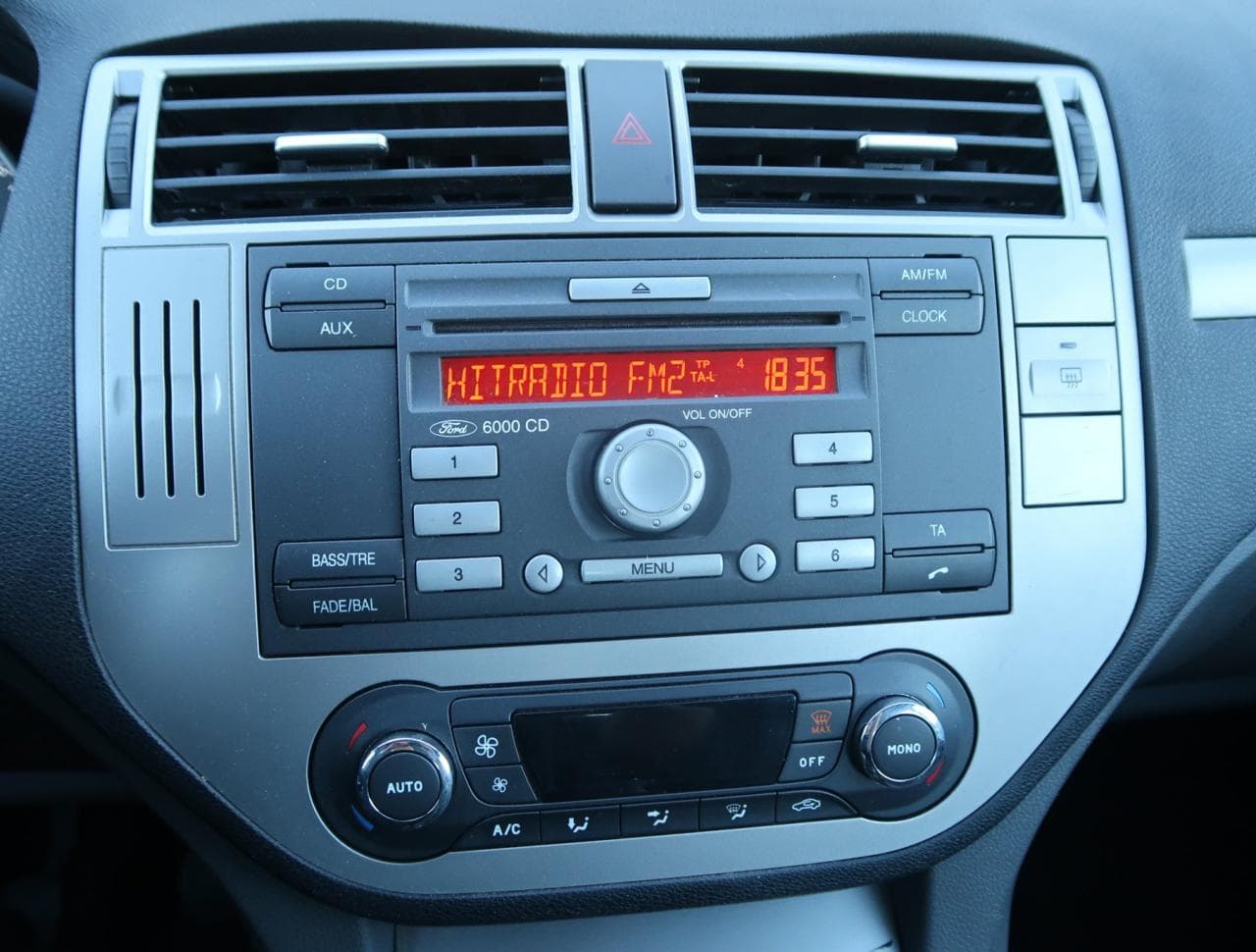 2010 Ford C-MAX - 18