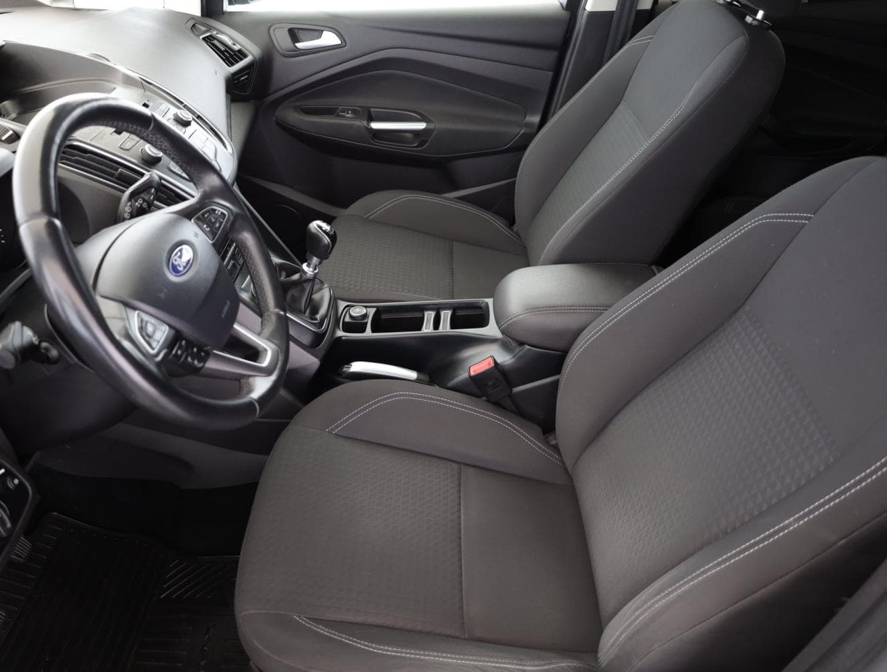 2018 Ford C-MAX - 16