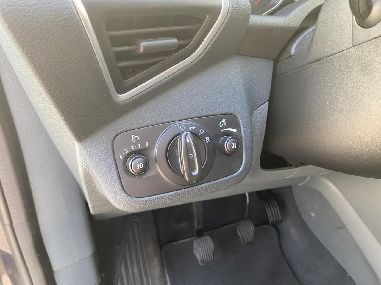2014 Ford C-MAX - 28