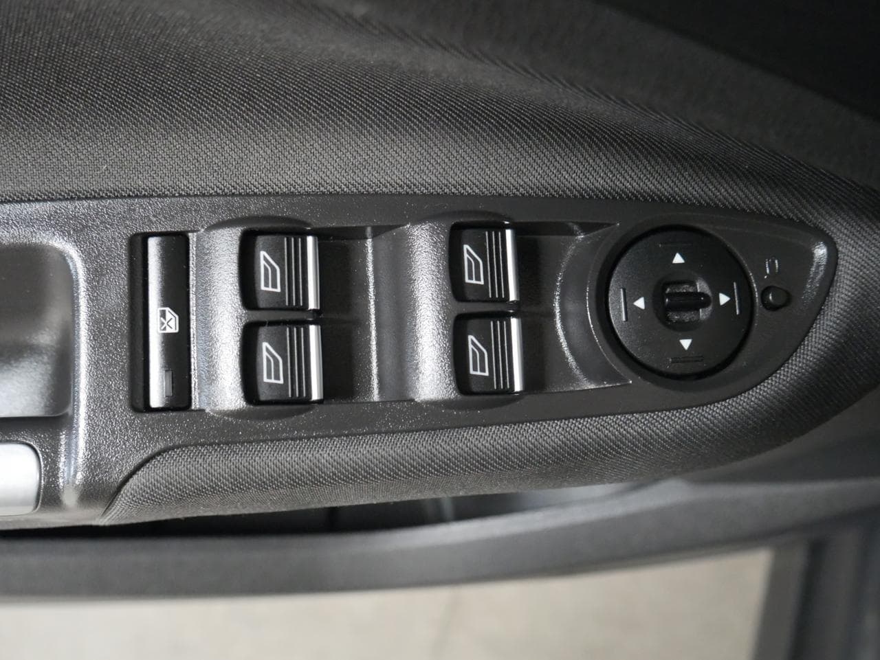 2019 Ford C-MAX - 19